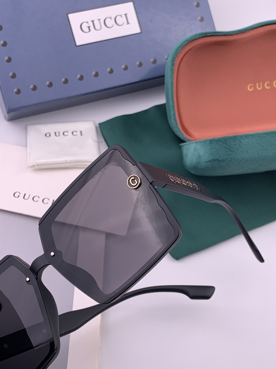 新款！新款出货！女士高清加厚偏光太阳镜🕶️ 🎉💍新款GUCCI偏光太阳镜[得意]开车驾驶镜时尚墨镜💐💐🌸