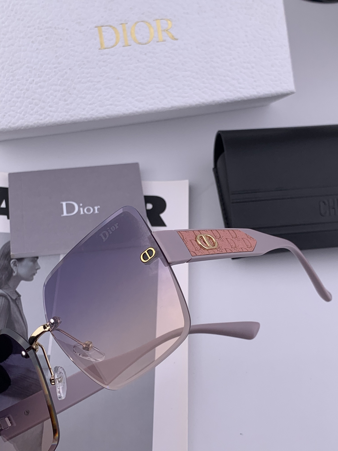 🔺 【DIOR-迪奥】开春新款 潮流爆款 时尚方框太阳镜 高品质 佩戴舒适 网红潮款墨镜 型号：D323
