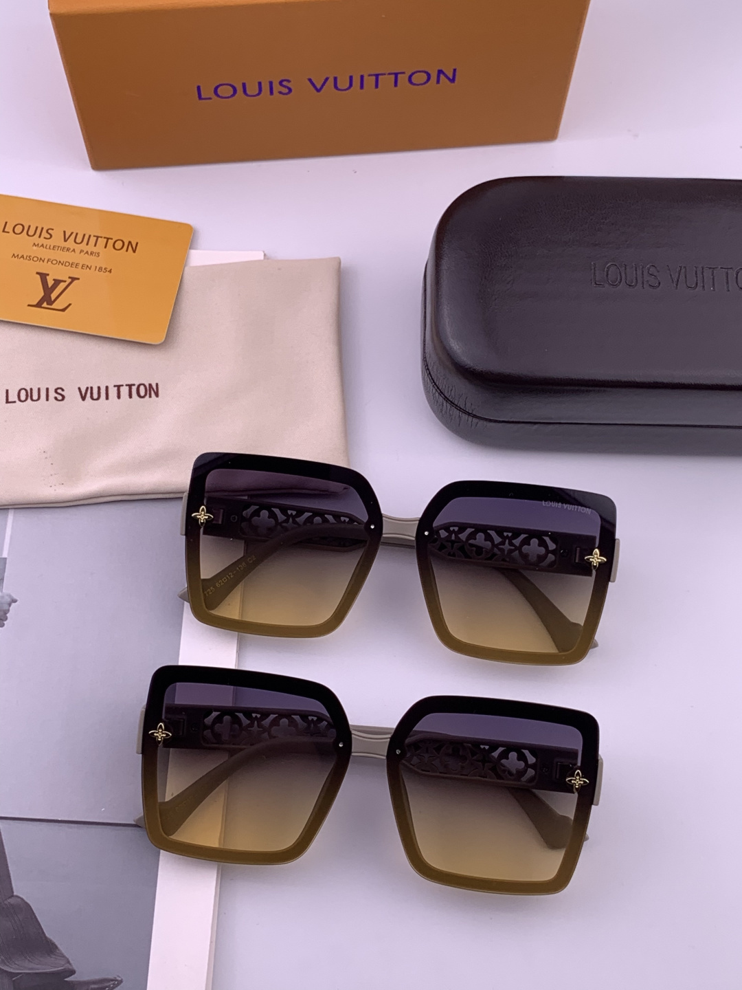LV 太阳镜潮品官网模特同款 [玫瑰][玫瑰]四叶草🍀精致个性设计简约时尚 高品质值得拥有绝对潮爆整个夏
