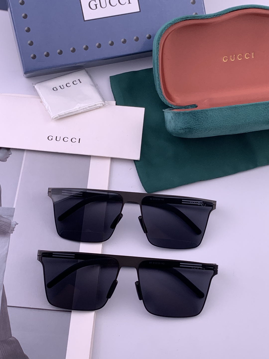 ♦️ GUCCI 新款男女情侣款太阳镜多边形墨镜iP电镀永不褪色 超轻超有弹性整幅眼镜无螺丝重要的是压不
