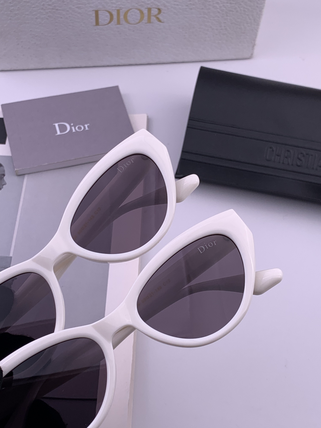 🔺 【DIOR-迪奥】开春新款 潮流爆款 时尚方框偏光太阳镜 高品质 佩戴舒适 网红潮款墨镜 型号：D4