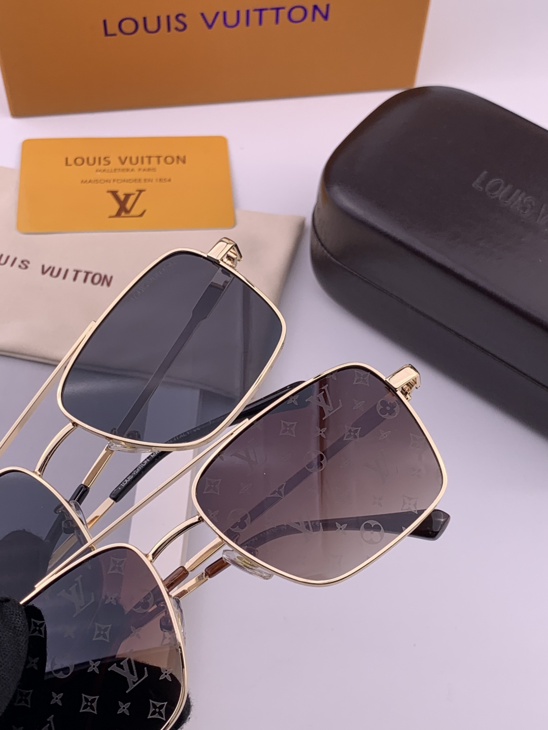 LV。高品质男女款”太阳镜。 开车钓鱼都可。百搭显瘦墨镜韩版男士飞行员大框司机开车防紫外线太阳镜，型号：