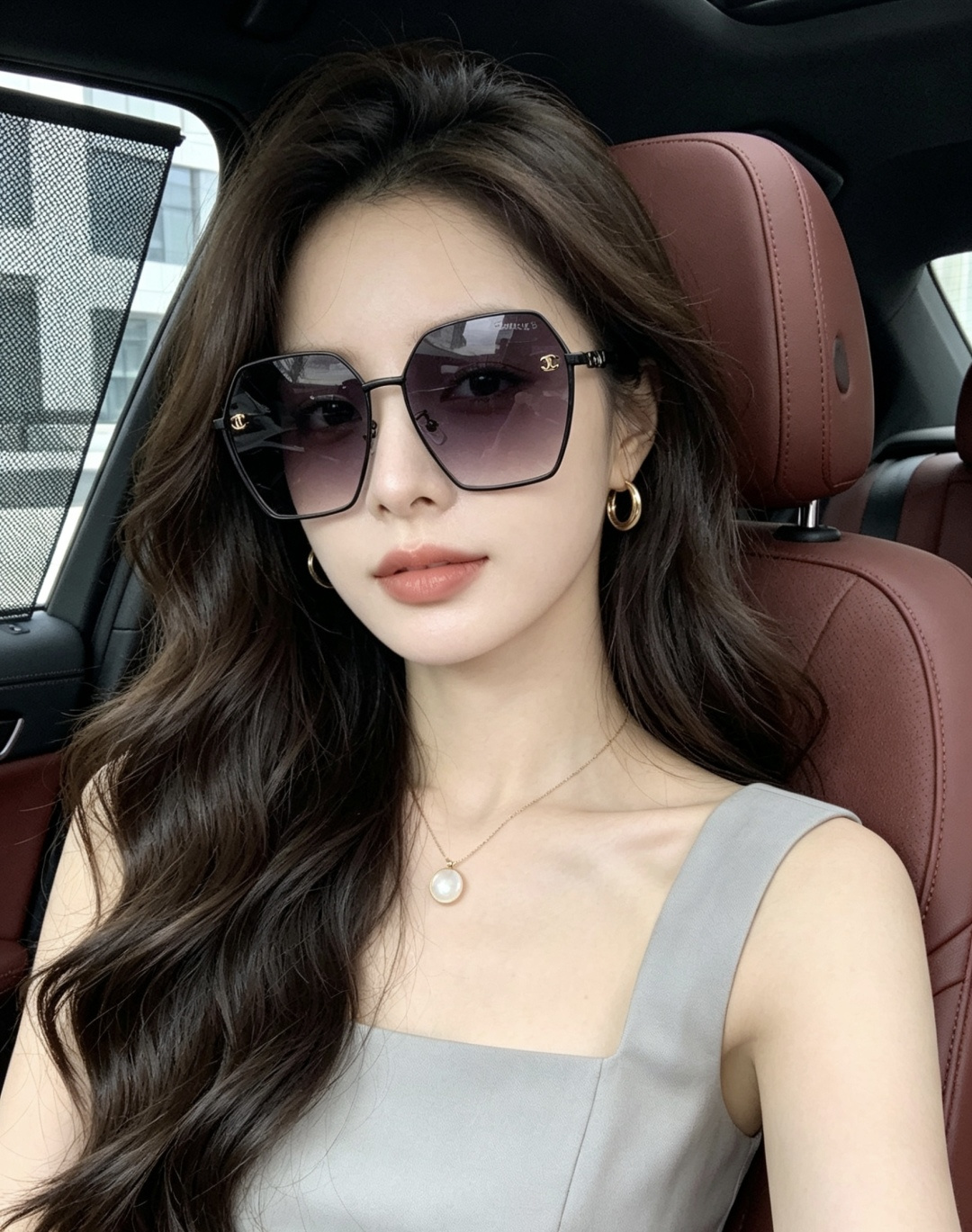 香奈儿 开春新款太阳镜 各路网红纷纷带起气场满分‼️ 俏皮甜美.上脸效果更佳.金属质感超好 型号：CH9