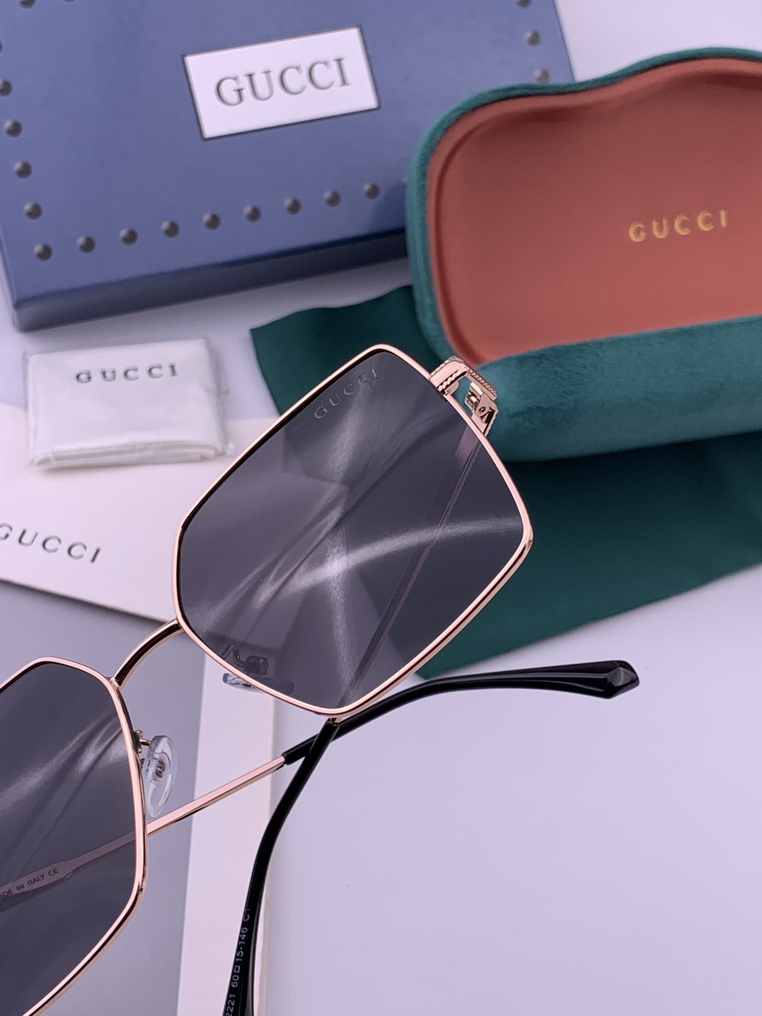 🔺 Gucci 🔻官方新款 众多明星同款[色]‼️‼️新款大框偏光墨镜 🌈🌈宝丽来超清加厚太阳镜🔝🔝型号
