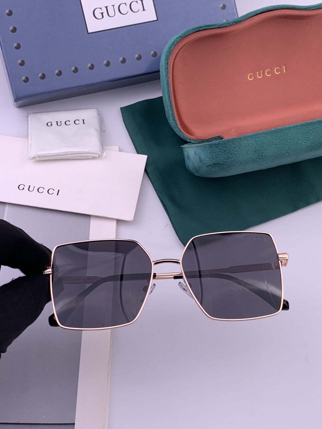 🔺 Gucci 🔻官方新款 众多明星同款[色]‼️‼️新款大框偏光墨镜 🌈🌈宝丽来超清加厚太阳镜🔝🔝型号
