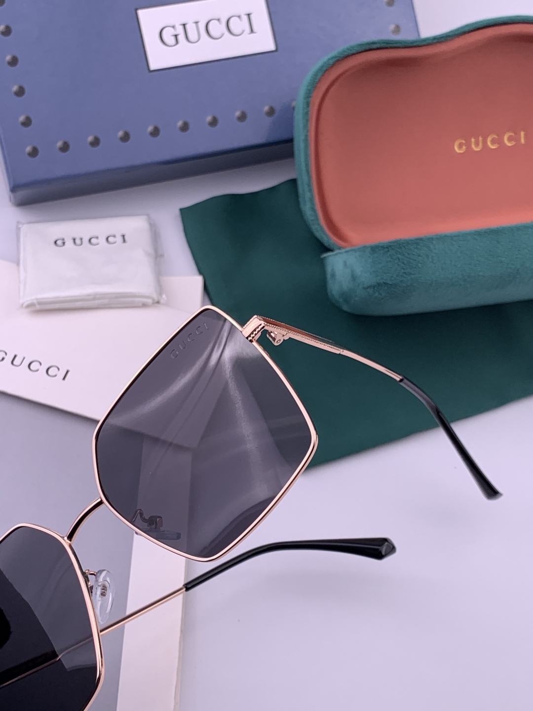 🔺 Gucci 🔻官方新款 众多明星同款[色]‼️‼️新款大框偏光墨镜 🌈🌈宝丽来超清加厚太阳镜🔝🔝型号
