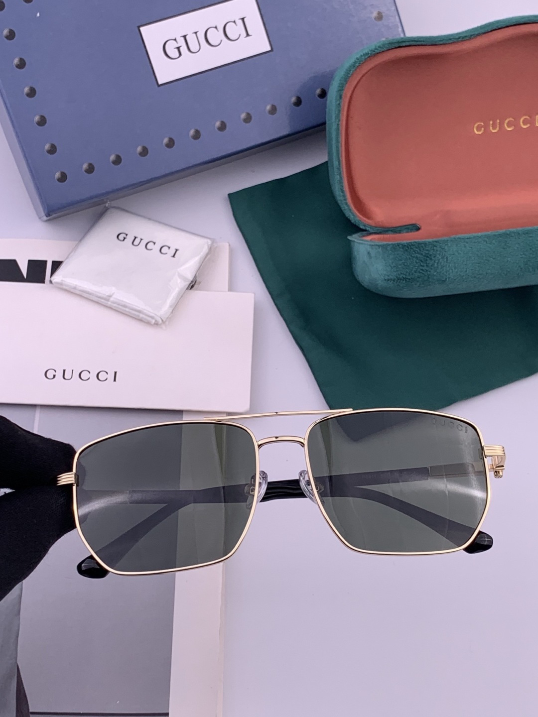 Gucci 🔥  高品质男女款墨镜   👍 进口宝丽来偏光镜片  🔥蛤蟆镜 开车钓鱼都可 🔥百搭显瘦墨镜