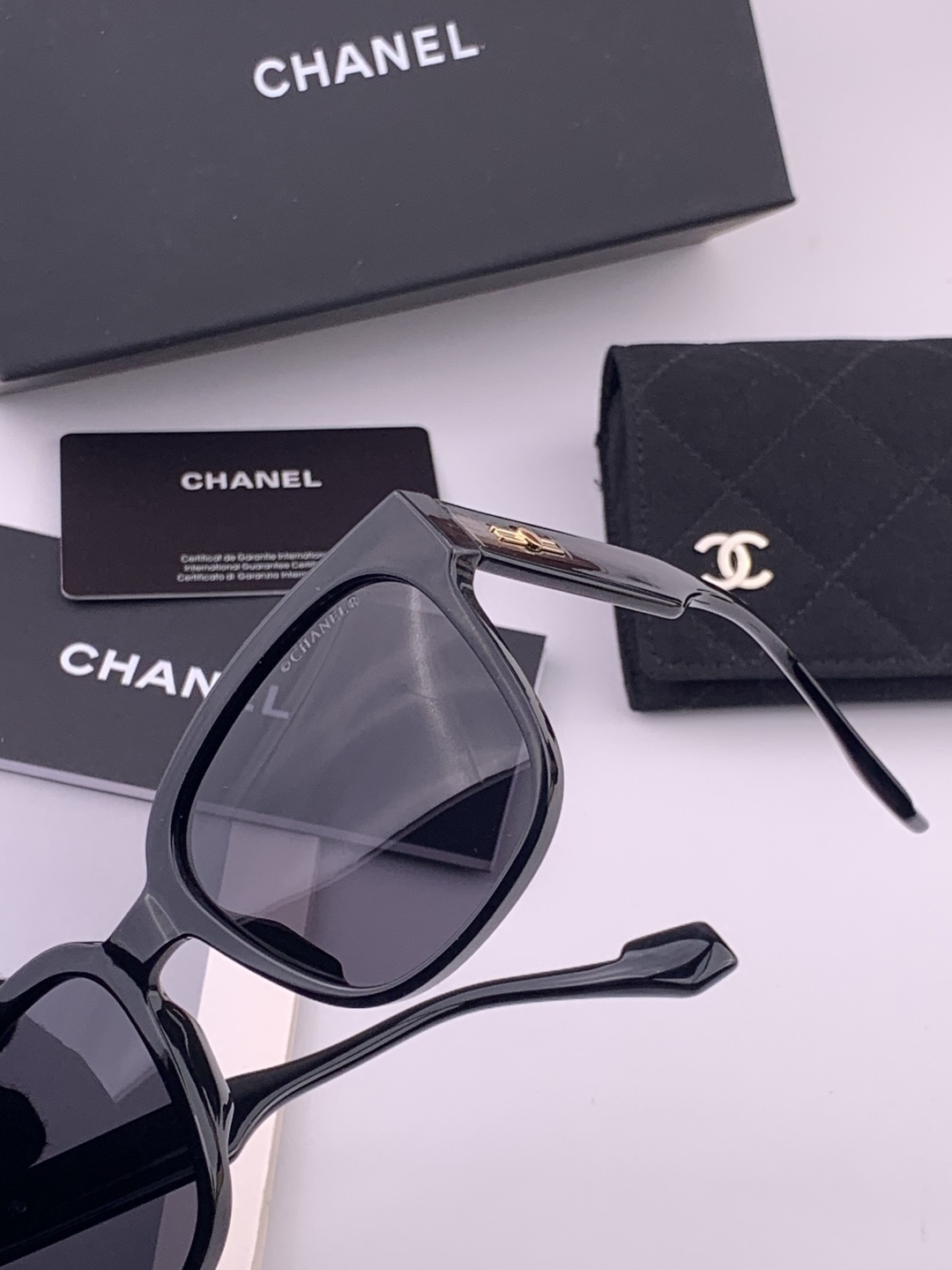 【CHANEL】香奈儿 新款潮流爆款 时尚方框太阳镜 佩戴舒适 网红潮款墨镜  女士高清加厚偏光太阳镜🕶