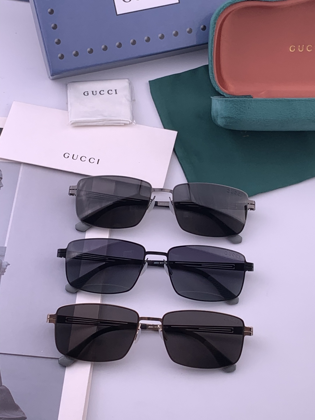 GUCCI 男款炫彩飞行员偏光太阳镜 ❤️材质：高清尼龙加厚卡槽高清偏光镜片 🌹无边框镜架💕颜👍型号：G