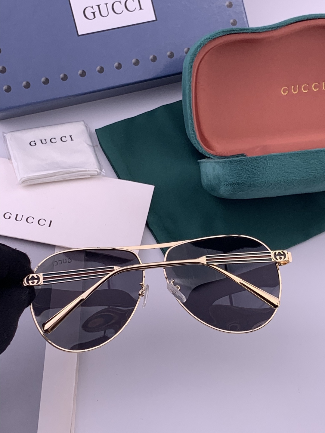 Gucci 🔥  高品质男女款墨镜   👍 进口宝丽来偏光镜片  🔥蛤蟆镜 开车钓鱼都可 🔥百搭显瘦墨镜