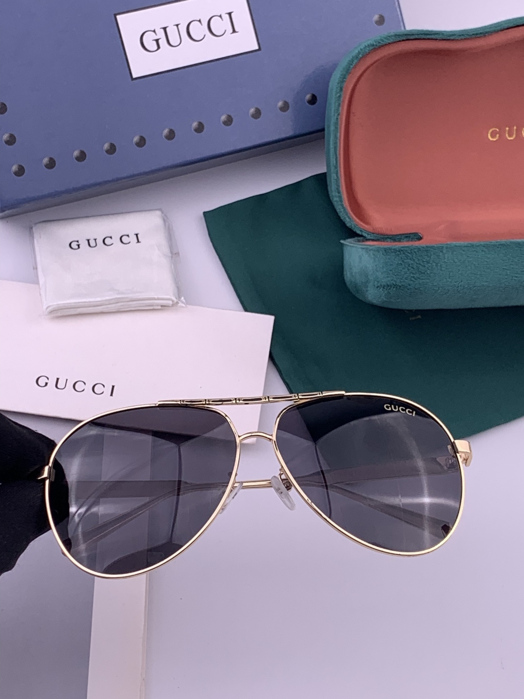 Gucci 🔥  高品质男女款墨镜   👍 进口宝丽来偏光镜片  🔥蛤蟆镜 开车钓鱼都可 🔥百搭显瘦墨镜