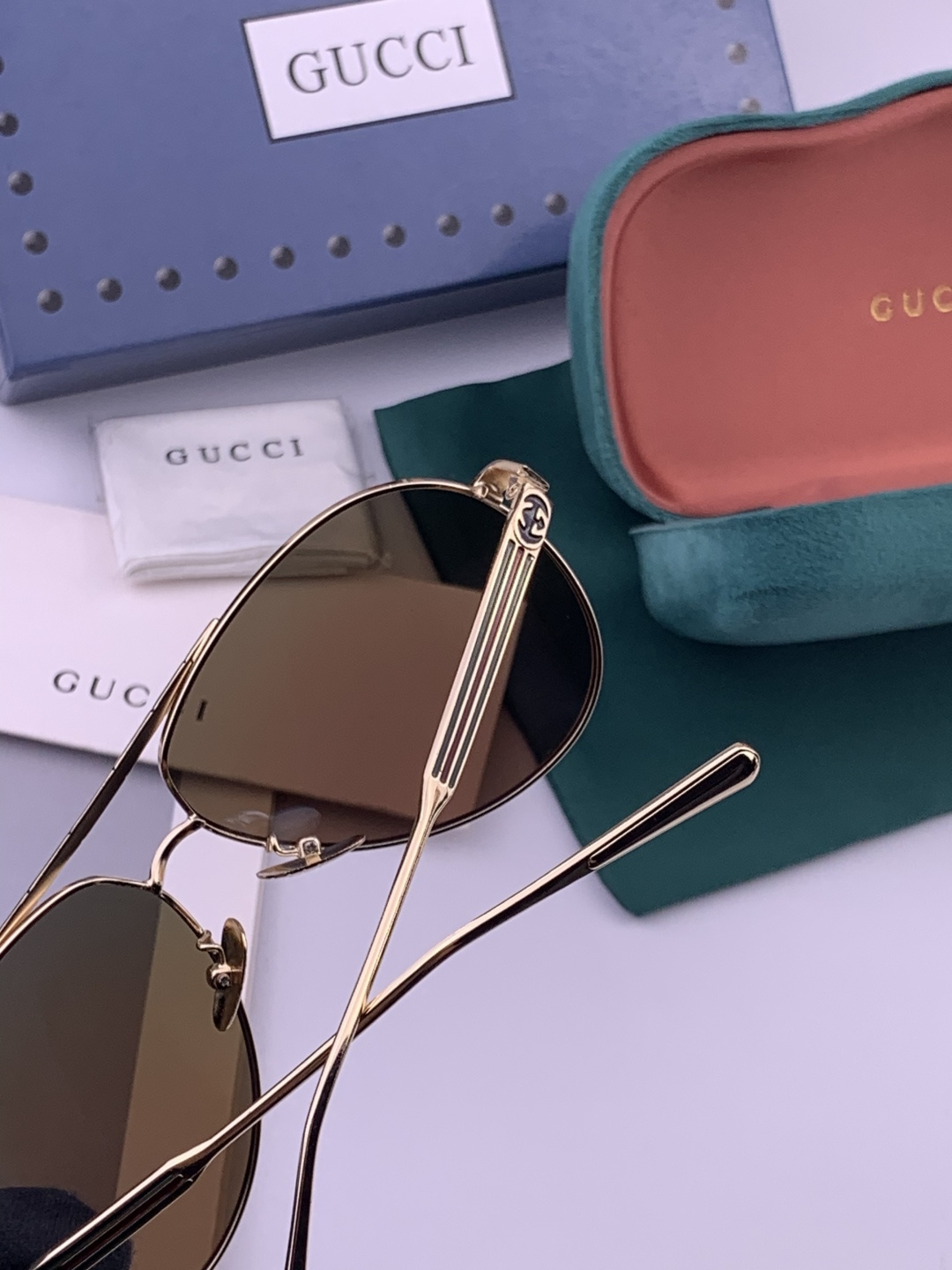 Gucci 🔥  高品质男女款墨镜   👍 进口宝丽来偏光镜片  🔥蛤蟆镜 开车钓鱼都可 🔥百搭显瘦墨镜