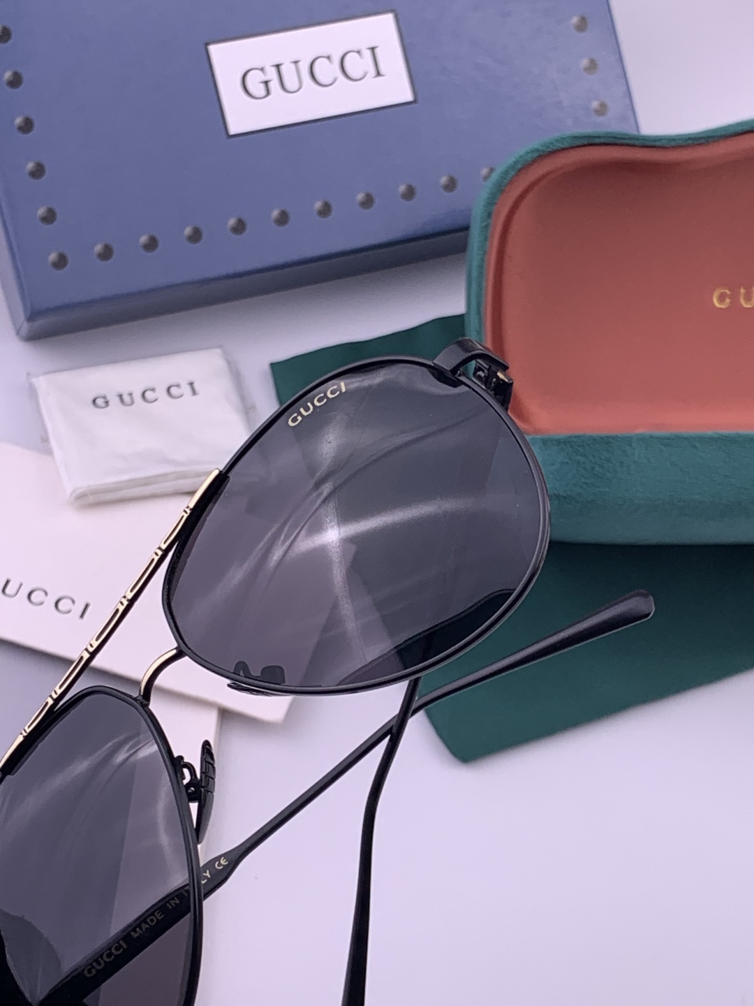 Gucci 🔥  高品质男女款墨镜   👍 进口宝丽来偏光镜片  🔥蛤蟆镜 开车钓鱼都可 🔥百搭显瘦墨镜