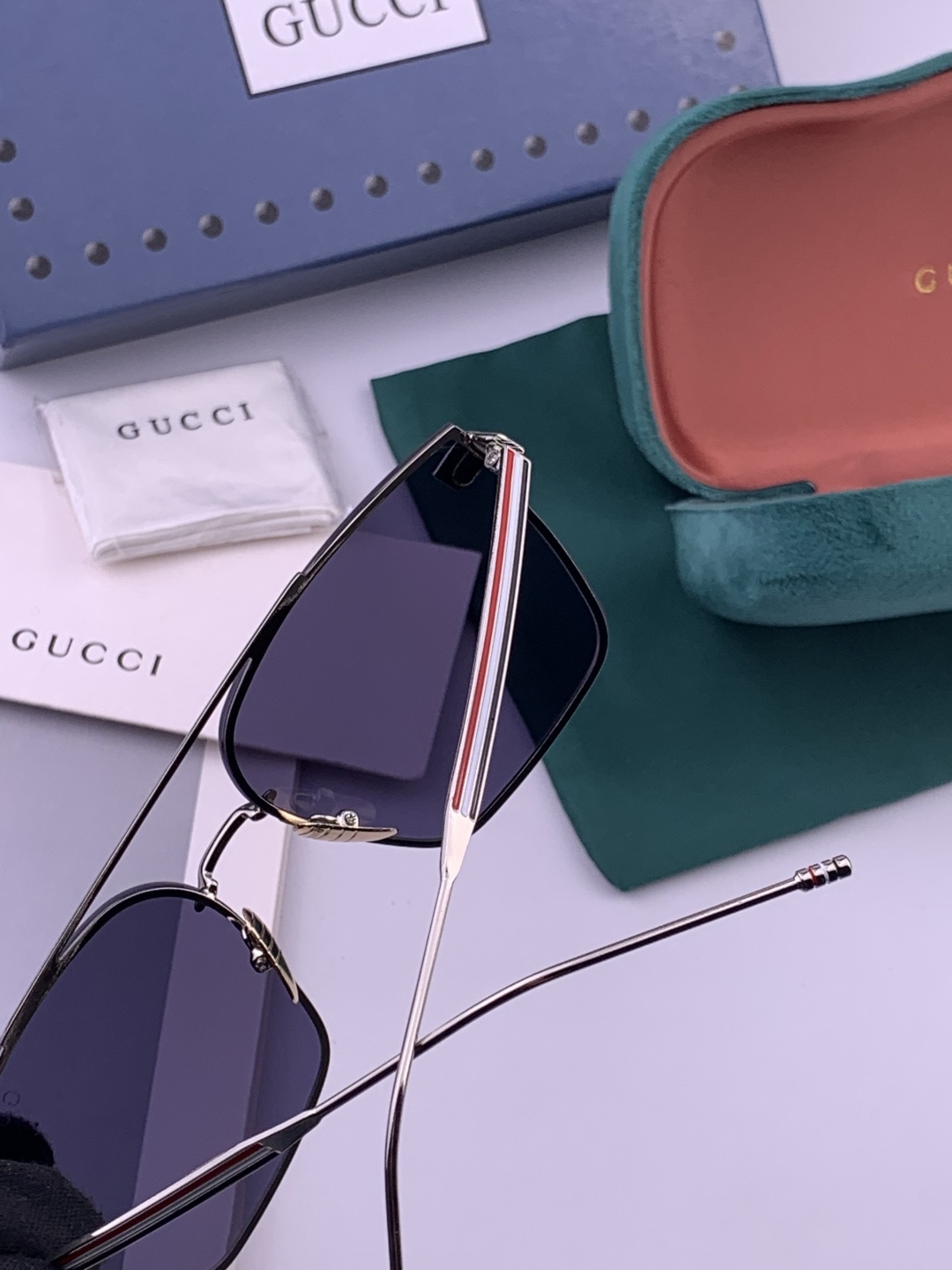 Gucci 🔥  高品质男女款墨镜   👍 进口宝丽来偏光镜片  🔥蛤蟆镜 开车钓鱼都可 🔥百搭显瘦墨镜