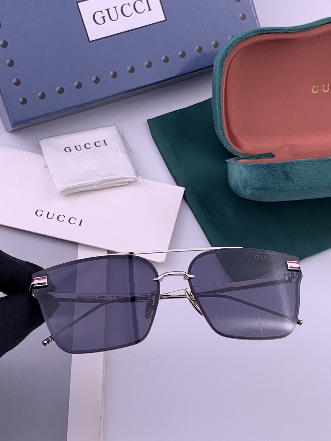 Gucci 🔥  高品质男女款墨镜   👍 进口宝丽来偏光镜片  🔥蛤蟆镜 开车钓鱼都可 🔥百搭显瘦墨镜