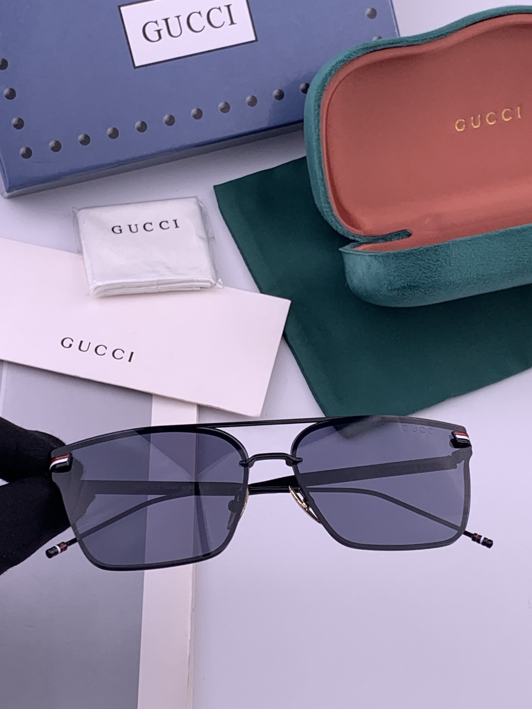 Gucci 🔥  高品质男女款墨镜   👍 进口宝丽来偏光镜片  🔥蛤蟆镜 开车钓鱼都可 🔥百搭显瘦墨镜