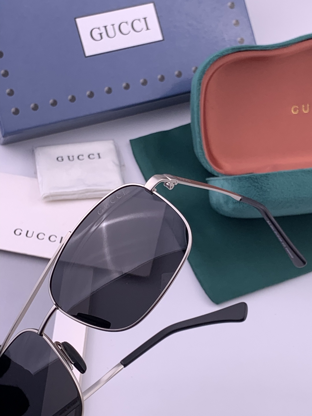 Gucci 🔥  高品质男女款墨镜   👍 进口宝丽来偏光镜片  🔥蛤蟆镜 开车钓鱼都可 🔥百搭显瘦墨镜
