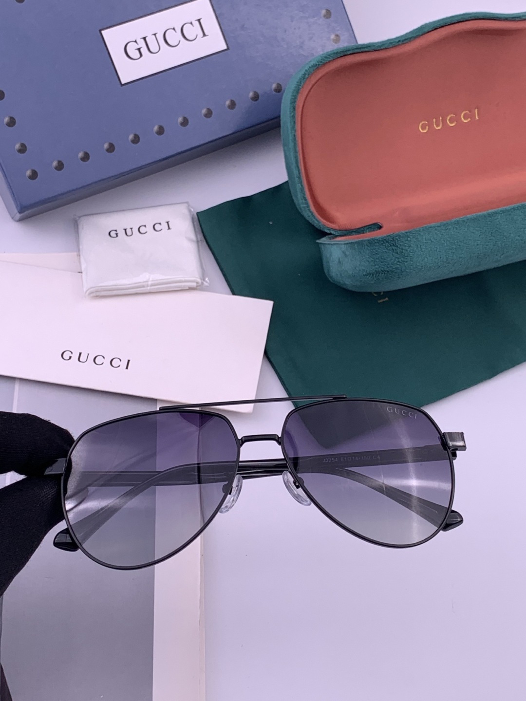 Gucci 🔥  高品质男女款墨镜   👍 进口宝丽来偏光镜片  🔥蛤蟆镜 开车钓鱼都可 🔥百搭显瘦墨镜