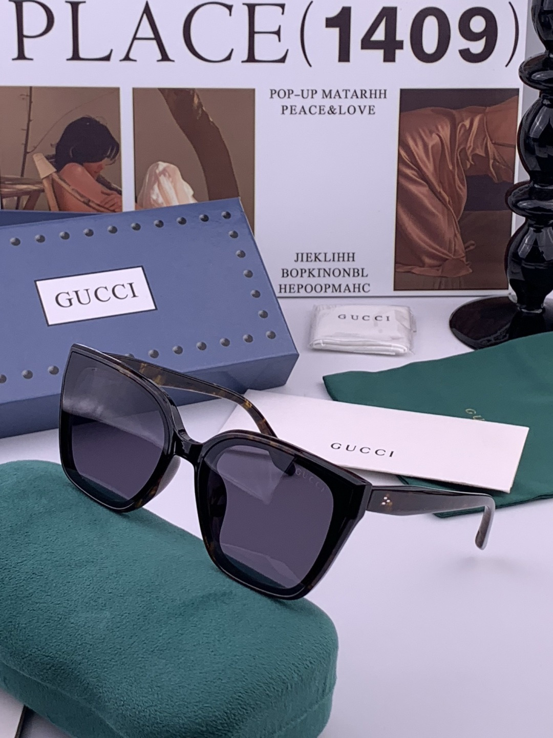 Gucci   情侣款 经典的方框设计，不挑脸型，无论搭配大衣还是连衣裙都非常显气质高清偏光镜片预防紫外
