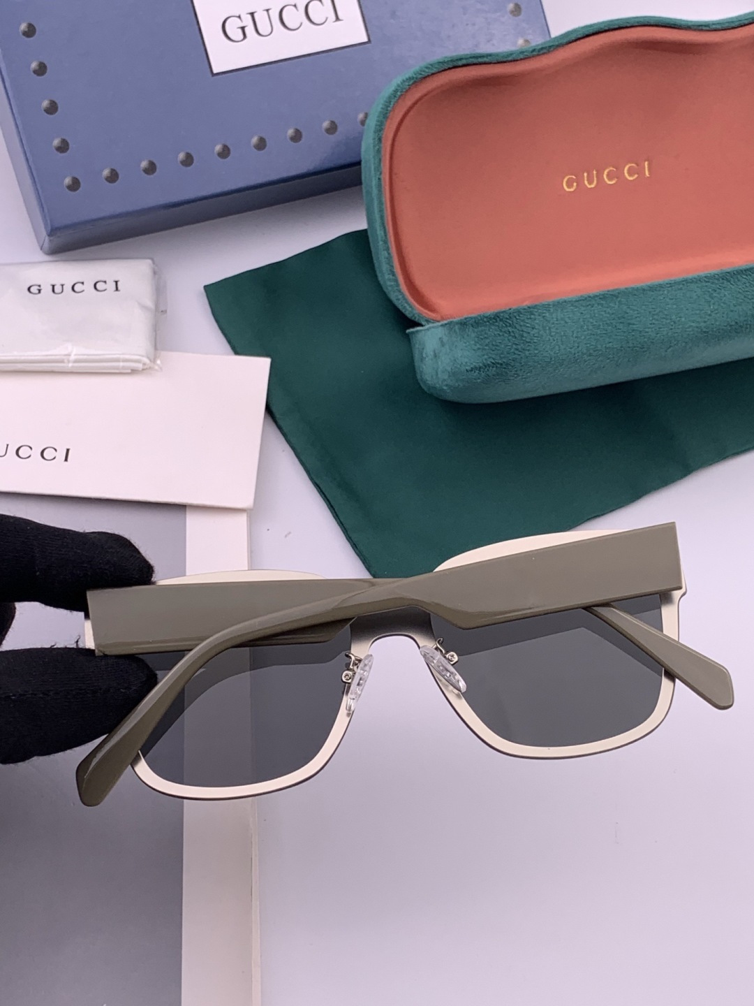 GUCCI  新款连体尼龙偏光太眼镜，情侣款时尚方框太阳镜佩戴舒适网红潮流款墨镜，大气女人范儿，大脸小脸
