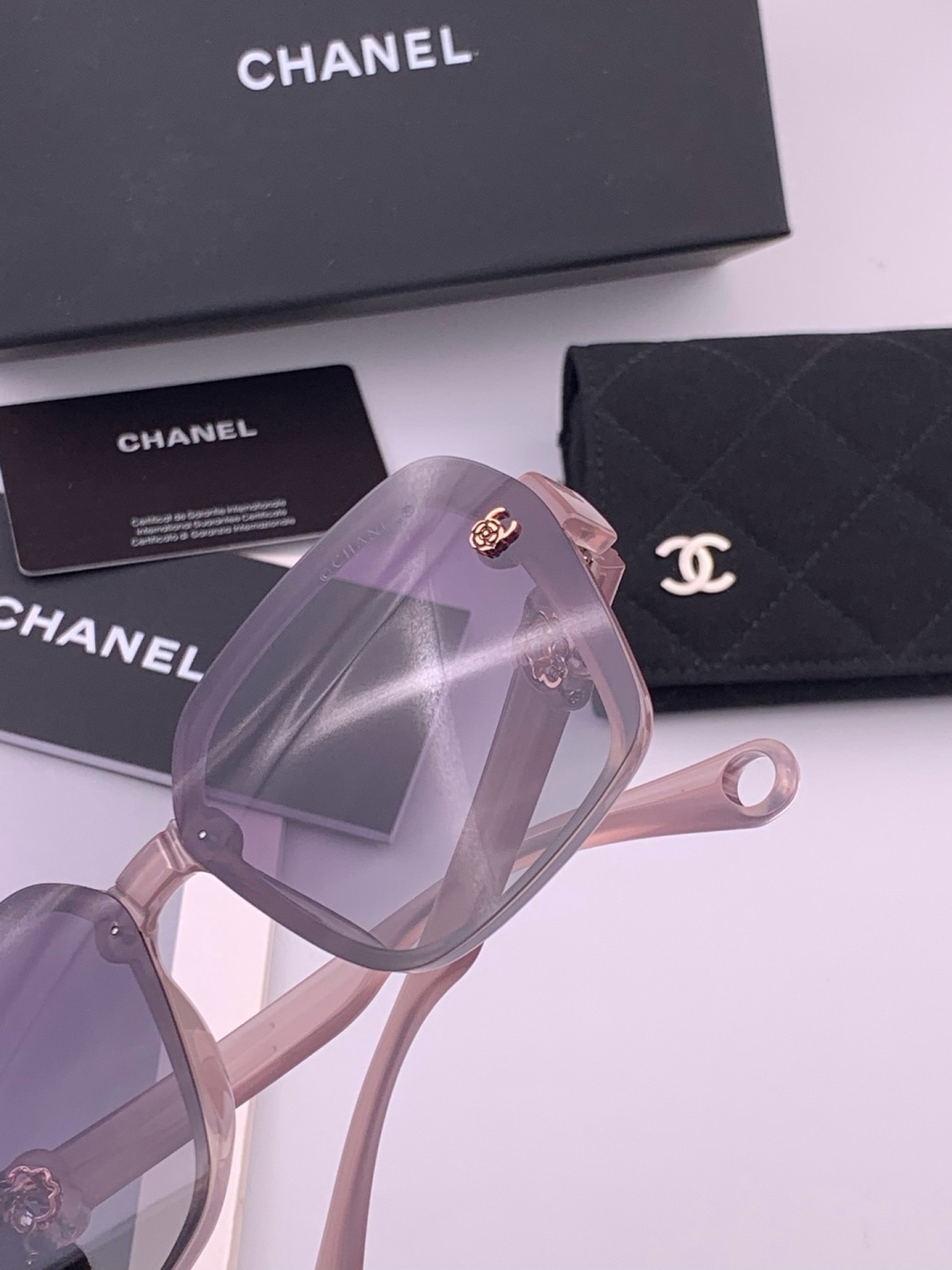🔺CHANEL🔻官方早春新款，众多明星同款[色]香奈儿‼️‼️新款珍珠大框偏光墨镜 ，🌈🌈宝丽来超清偏光