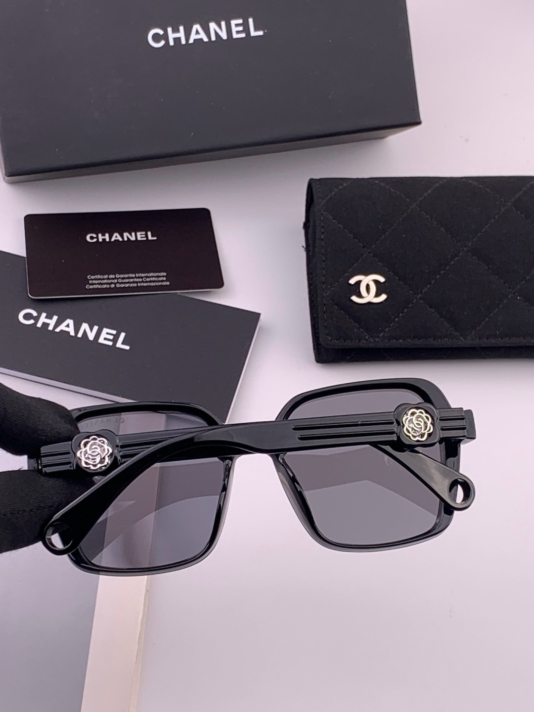 🔺CHANEL🔻官方早春新款，众多明星同款[色]香奈儿‼️‼️新款珍珠大框偏光墨镜 ，🌈🌈宝丽来超清偏光