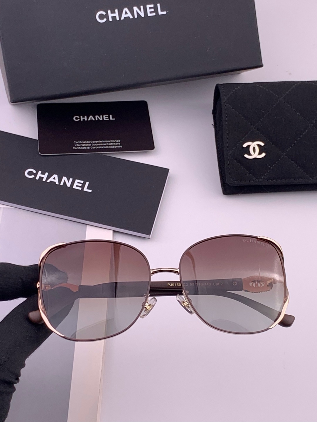 🔺CHANEL🔻官方早春新款，众多明星同款[色]香奈儿‼️‼️新款框偏光墨镜 ，🌈🌈宝丽来超清偏光太阳镜