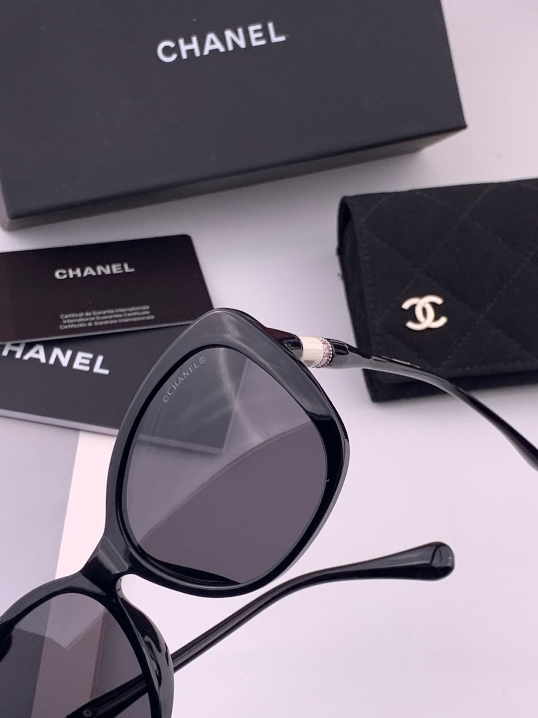 【CHANEL】香奈儿 新款潮流爆款 时尚方框太阳镜 佩戴舒适 网红潮款墨镜  女士高清加厚偏光太阳镜🕶