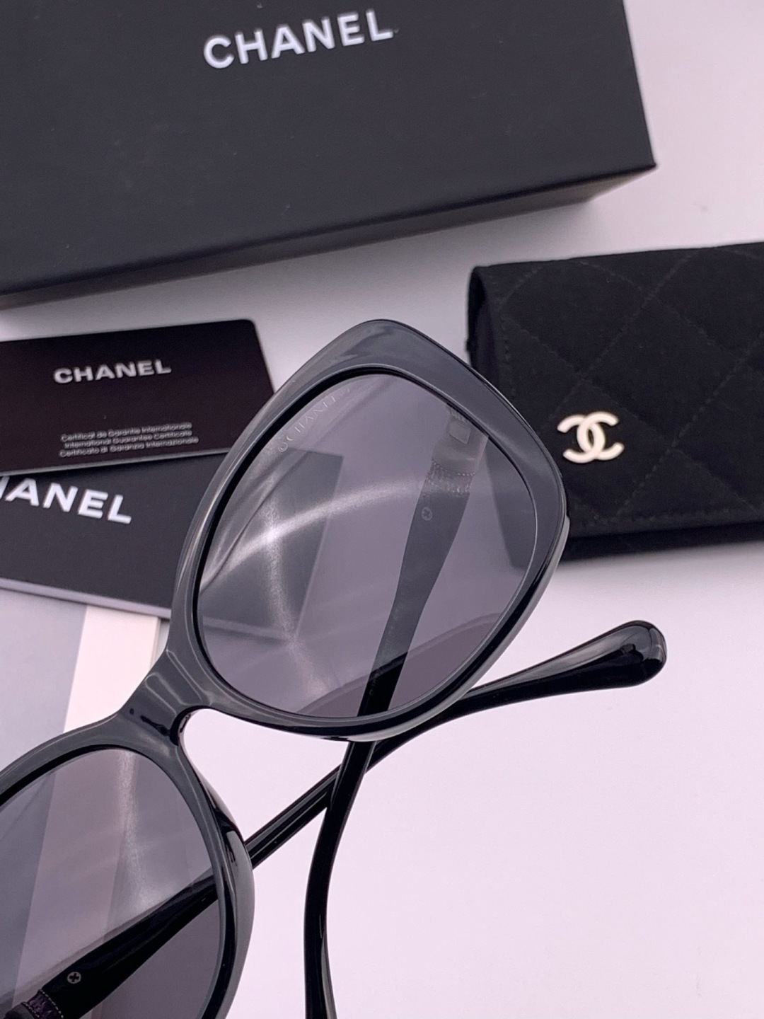 【CHANEL】香奈儿 新款潮流爆款 时尚方框太阳镜 佩戴舒适 网红潮款墨镜  女士高清加厚偏光太阳镜🕶