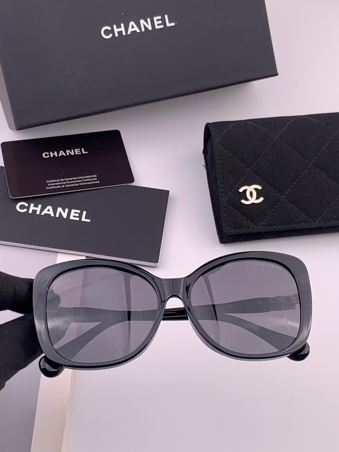 【CHANEL】香奈儿 新款潮流爆款 时尚方框太阳镜 佩戴舒适 网红潮款墨镜  女士高清加厚偏光太阳镜🕶