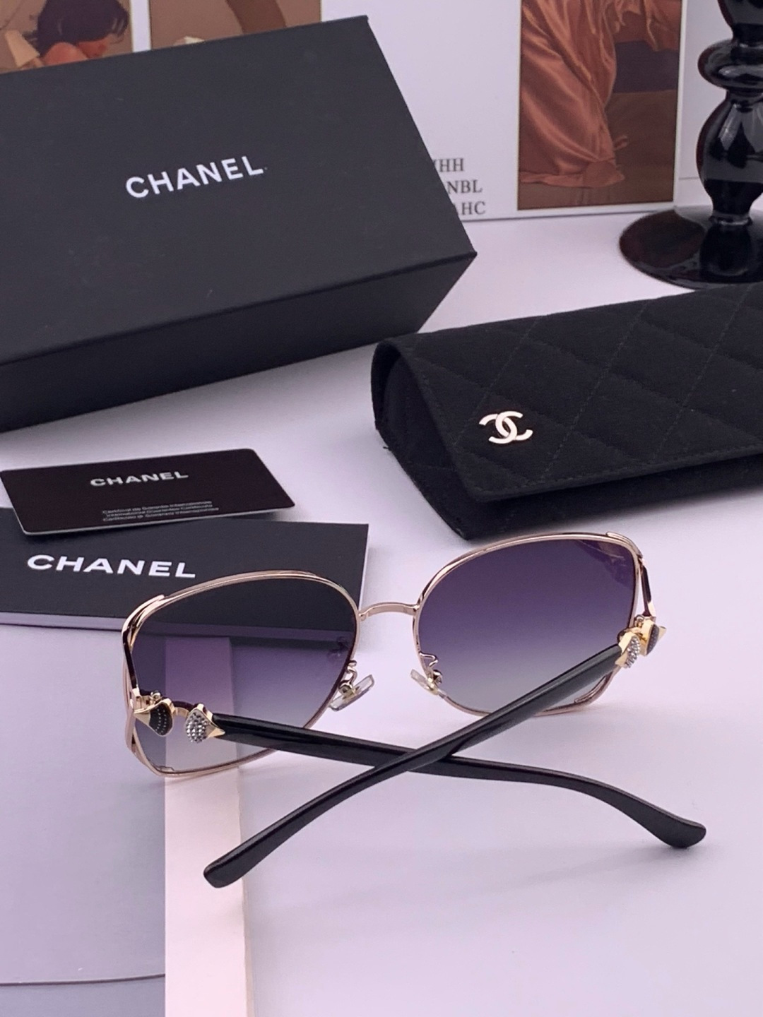 🔺CHANEL🔻官方早春新款，众多明星同款[色]香奈儿‼️‼️新款框偏光墨镜 ，🌈🌈宝丽来超清偏光太阳镜