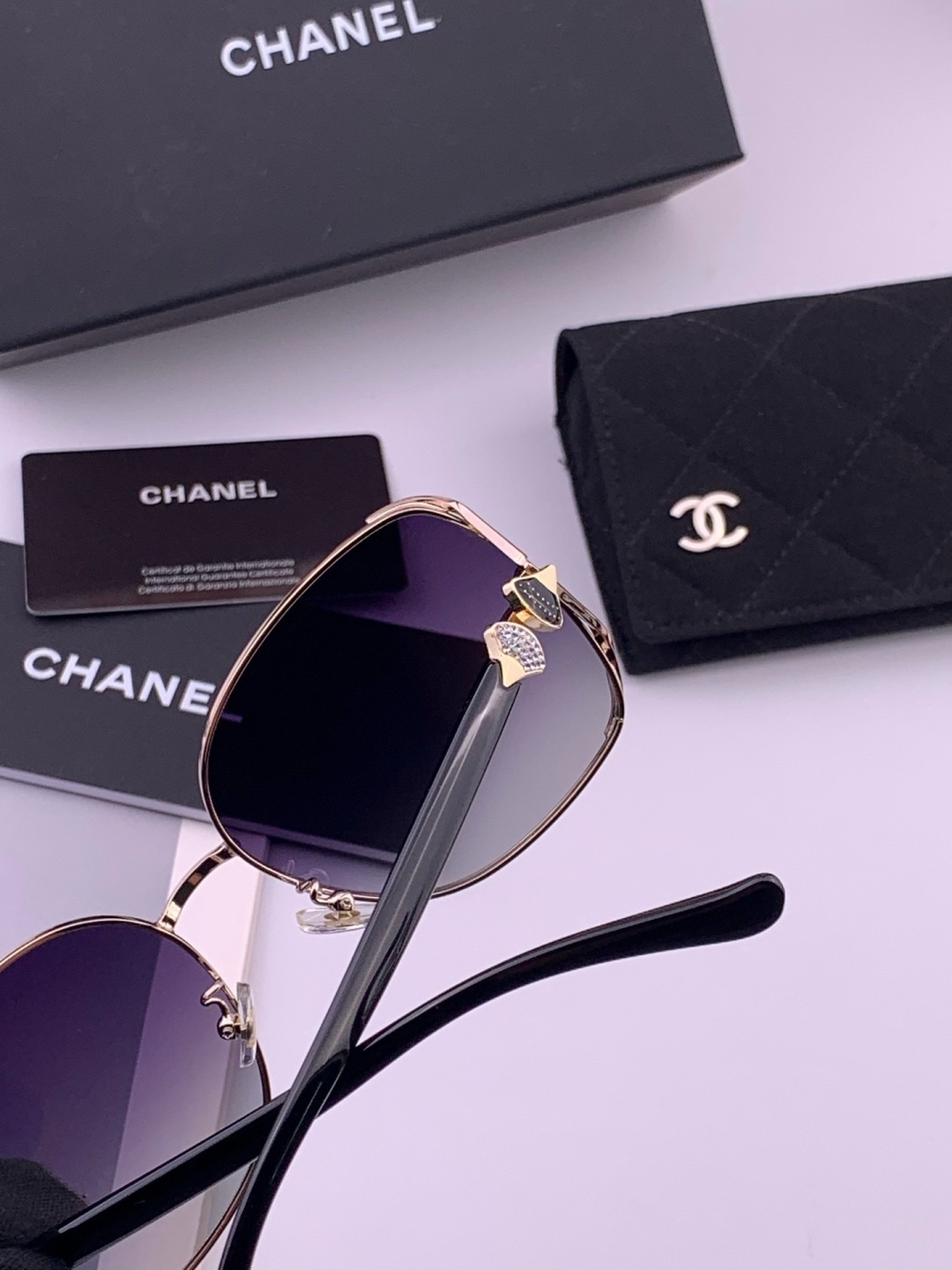 🔺CHANEL🔻官方早春新款，众多明星同款[色]香奈儿‼️‼️新款框偏光墨镜 ，🌈🌈宝丽来超清偏光太阳镜
