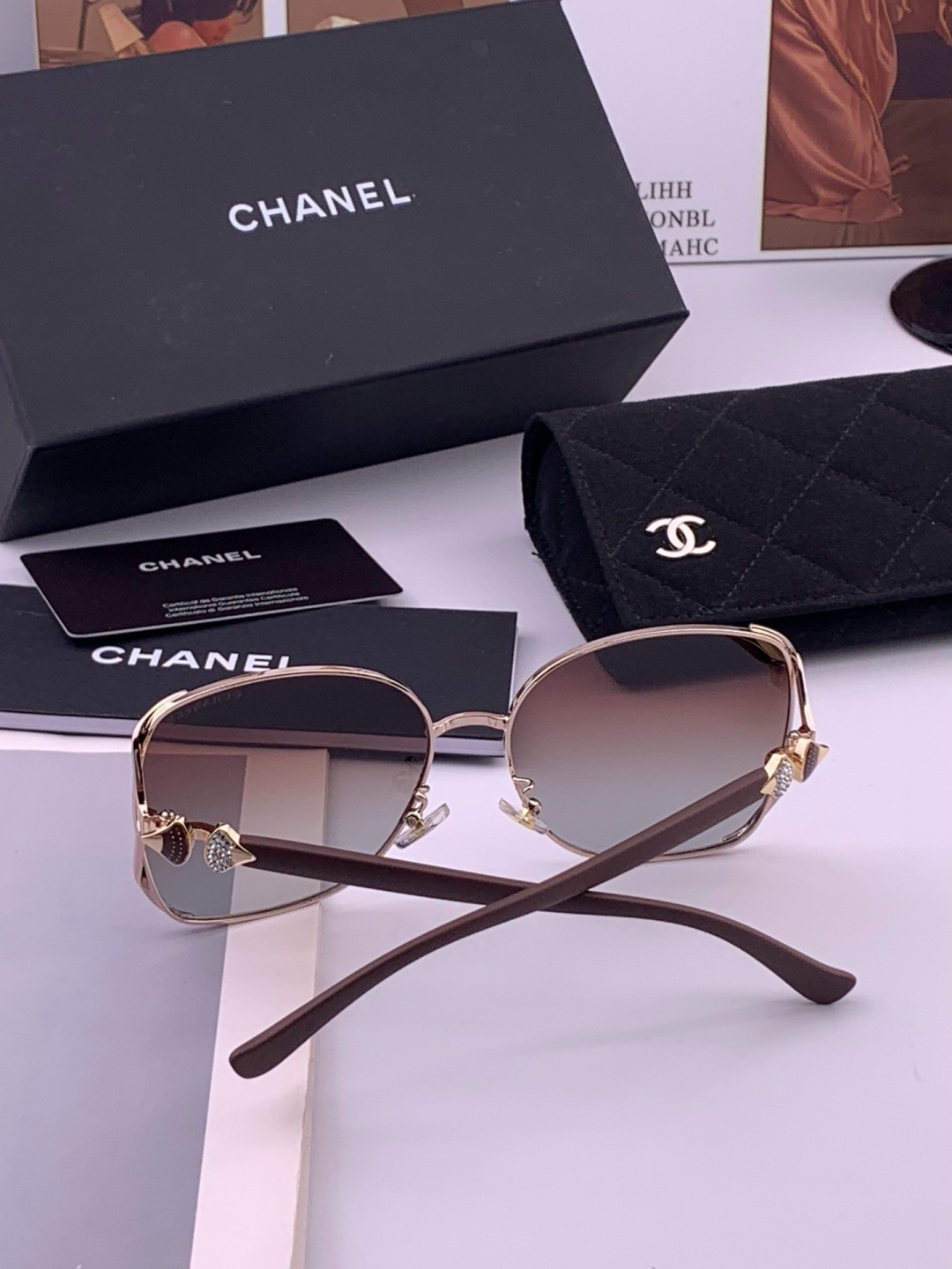 🔺CHANEL🔻官方早春新款，众多明星同款[色]香奈儿‼️‼️新款框偏光墨镜 ，🌈🌈宝丽来超清偏光太阳镜