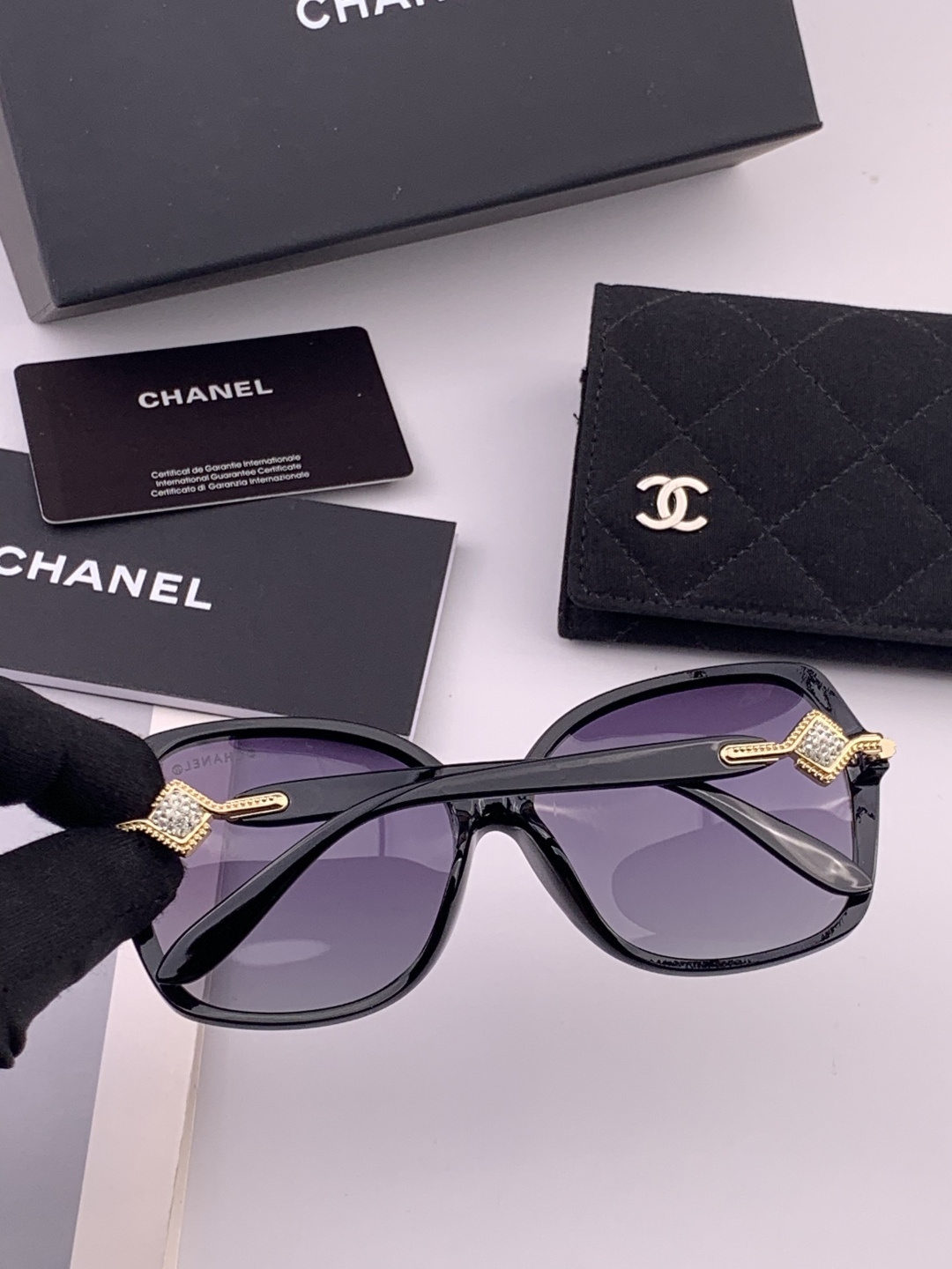 🔺CHANEL🔻官方早春新款，众多明星同款[色]香奈儿‼️‼️新款大框偏光墨镜 ，🌈🌈宝丽来超清偏光太阳