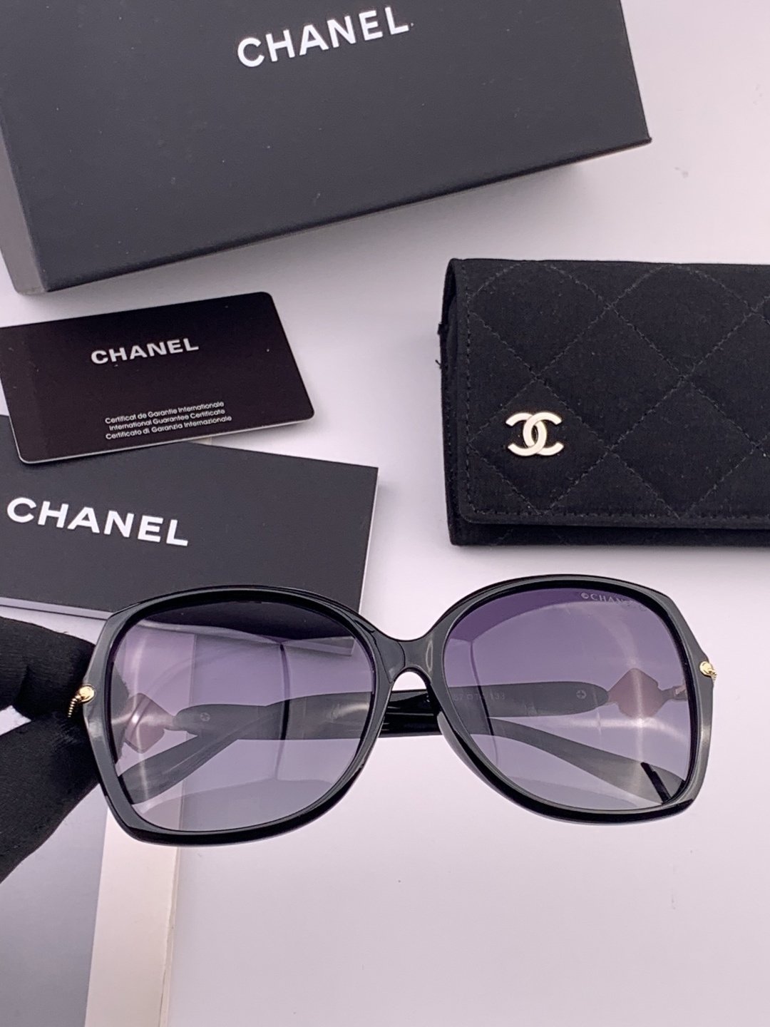 🔺CHANEL🔻官方早春新款，众多明星同款[色]香奈儿‼️‼️新款大框偏光墨镜 ，🌈🌈宝丽来超清偏光太阳