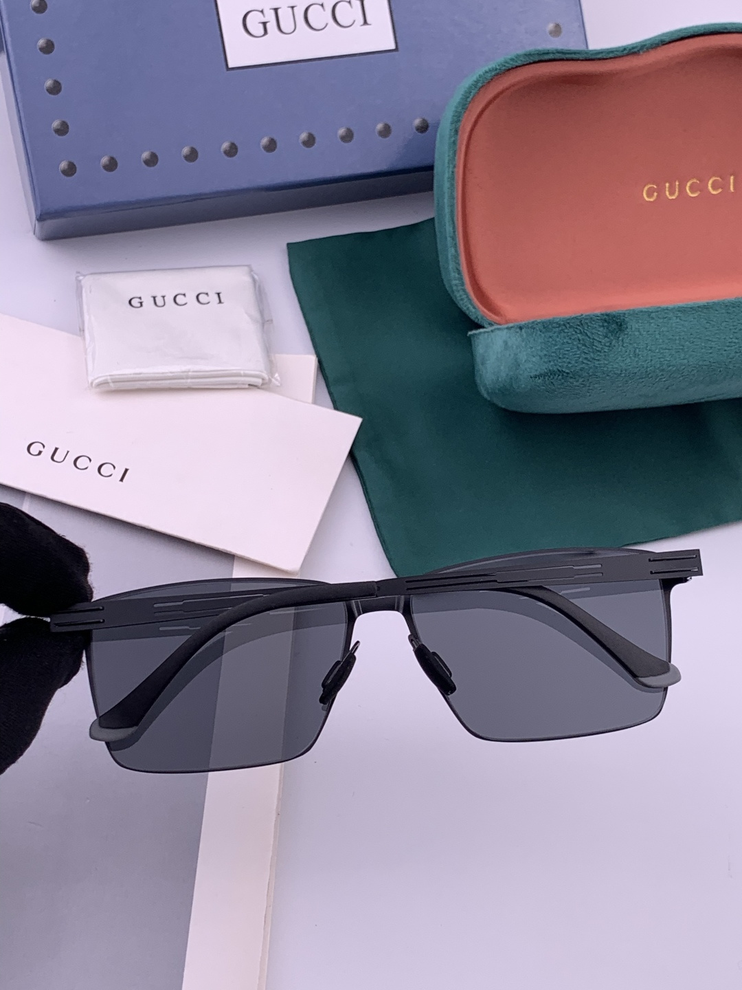 ♦️GUCCI 新款男女情侣款太阳镜多边形墨镜iP电镀永不褪色 超轻超有弹性整幅眼镜无螺丝重要的是压不坏