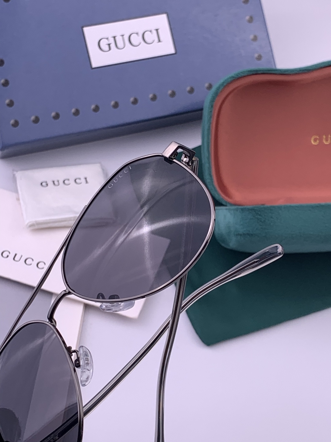 Gucci 🔥  高品质男女款墨镜   👍 进口宝丽来偏光镜片  🔥蛤蟆镜 开车钓鱼都可 🔥百搭显瘦墨镜