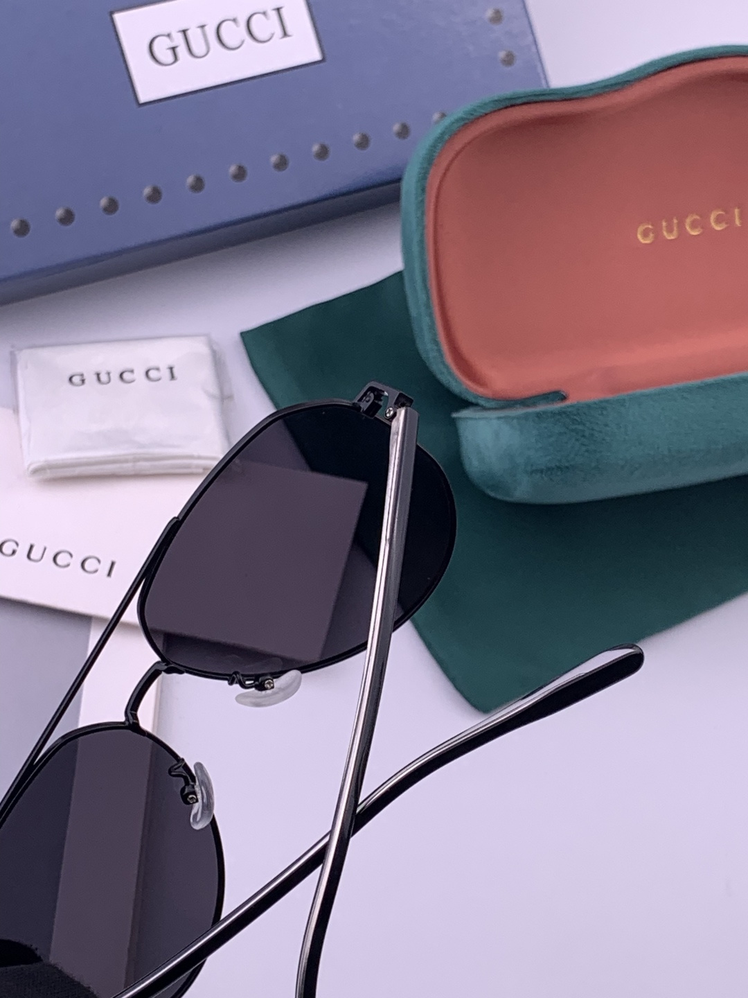 Gucci 🔥  高品质男女款墨镜   👍 进口宝丽来偏光镜片  🔥蛤蟆镜 开车钓鱼都可 🔥百搭显瘦墨镜