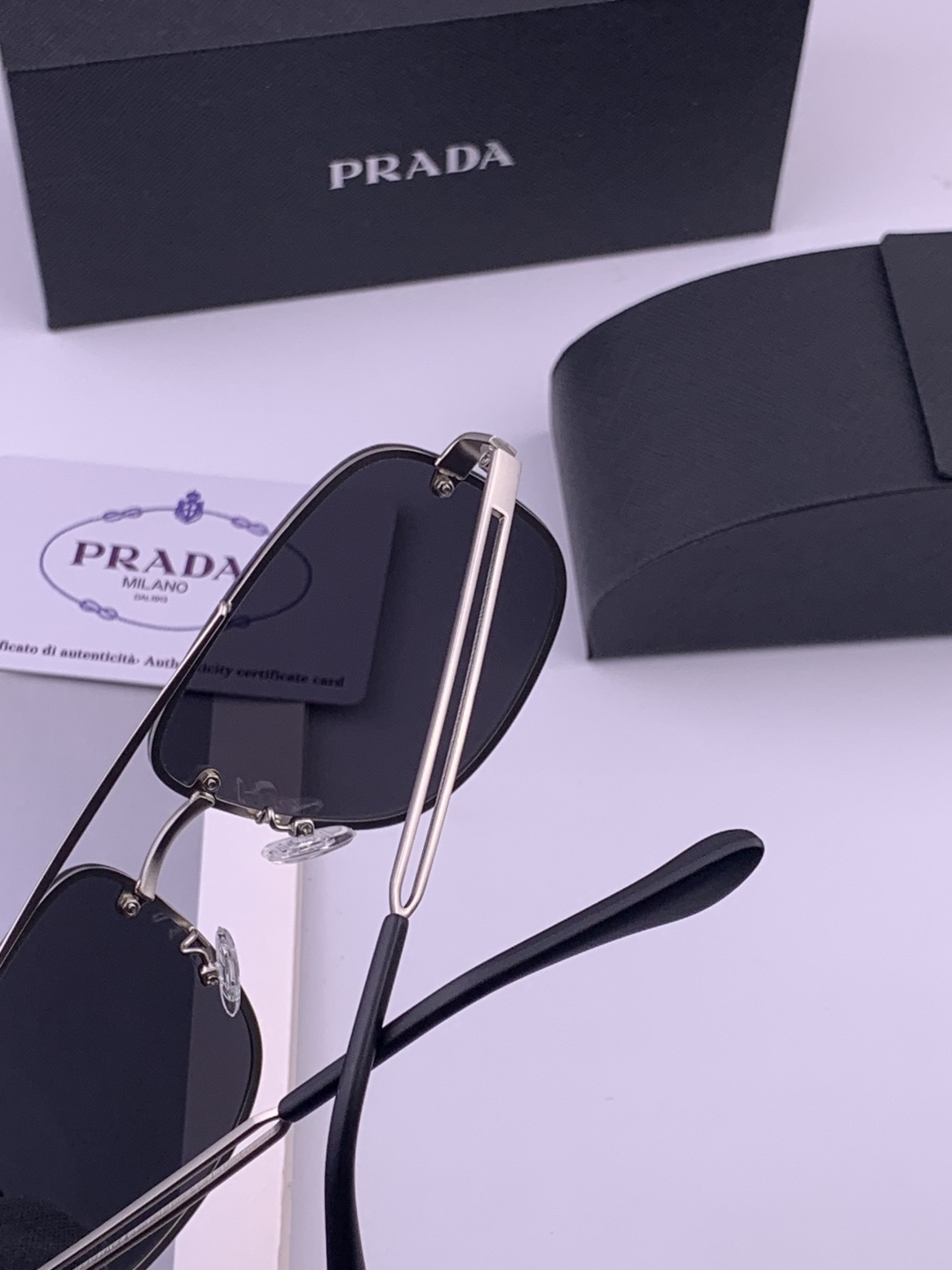PRADA 普拉达 界级大师制造. 偏光墨镜 高档 潮流🐚时尚百搭🌪男士款百搭瘦脸太阳镜 高品质 ！开车
