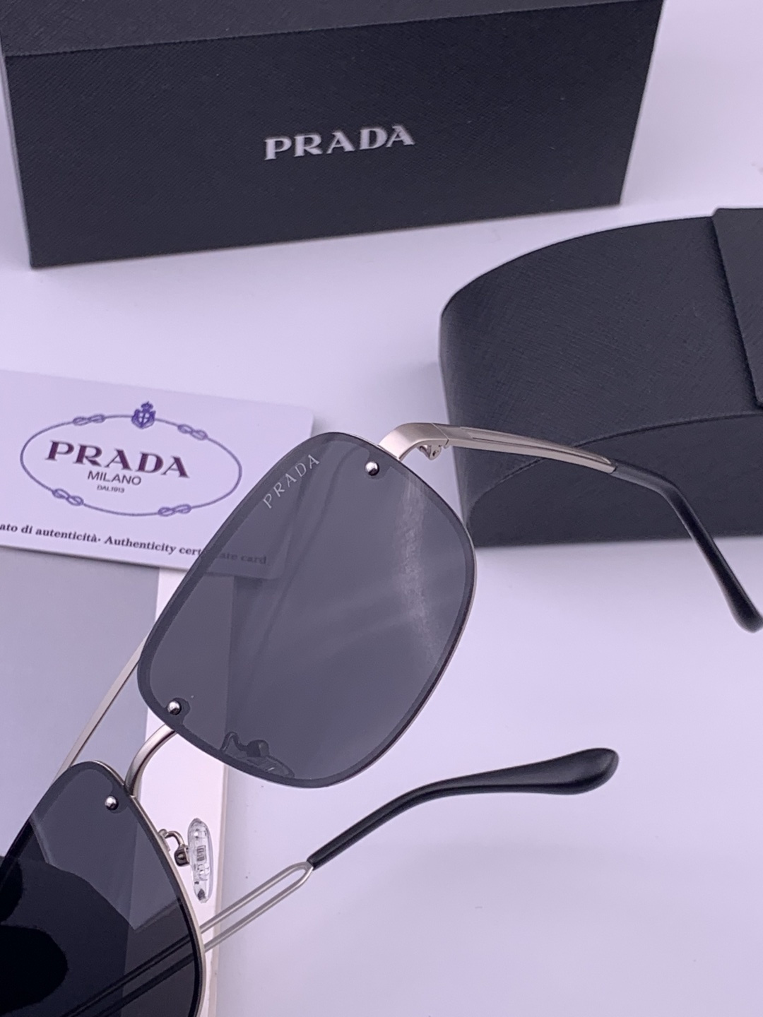 PRADA 普拉达 界级大师制造. 偏光墨镜 高档 潮流🐚时尚百搭🌪男士款百搭瘦脸太阳镜 高品质 ！开车
