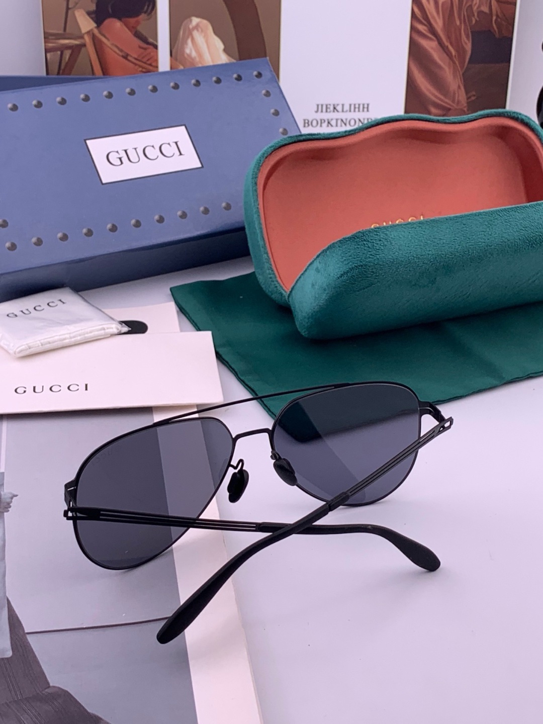 Gucci 春夏新款超轻无螺丝压不坏系列情侣款太阳镜高清尼龙镜片🦅完美品质，适合各种脸型，经典太阳镜亮相