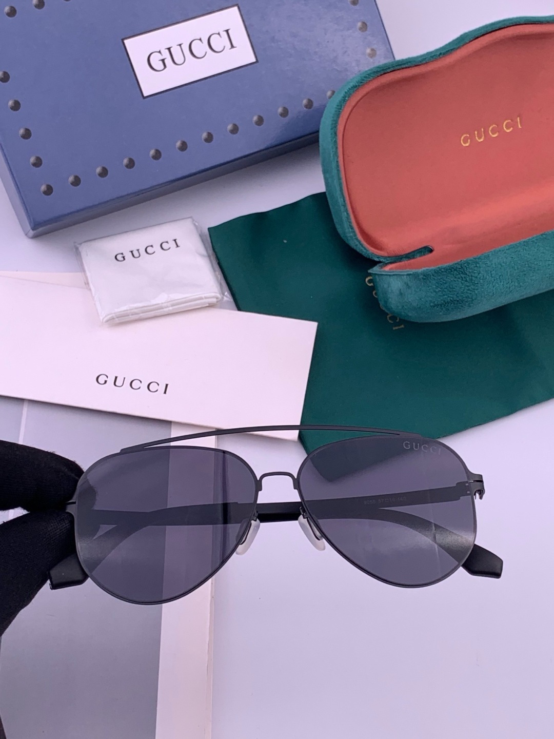 GUCCI 新款轻超无螺丝压不坏列系情侣款韩版偏太光阳镜男女通用墨高镜清尼龙偏光镜片   ✨完品美质‼️