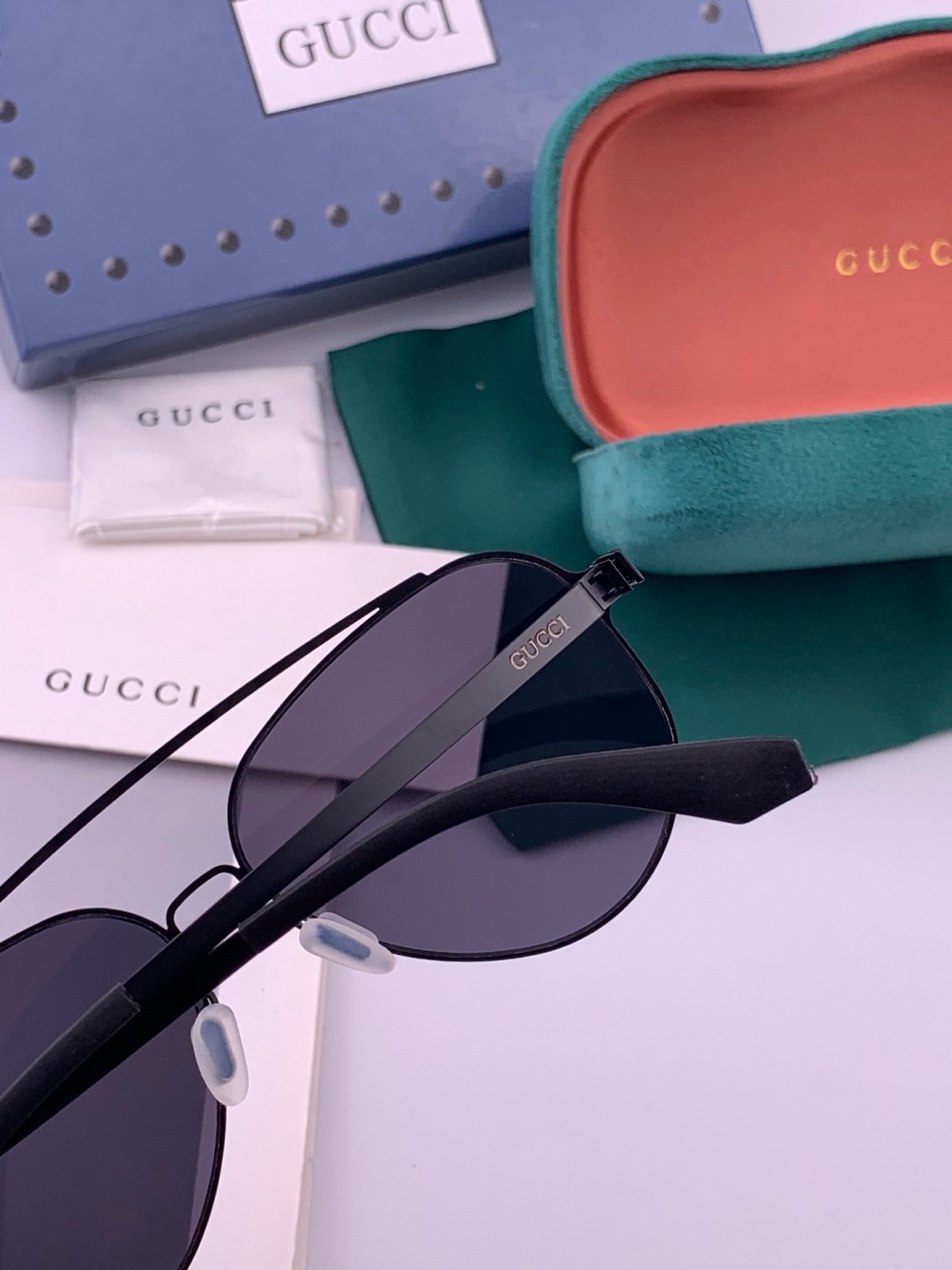 GUCCI 新款轻超无螺丝压不坏列系情侣款韩版偏太光阳镜男女通用墨高镜清尼龙偏光镜片   ✨完品美质‼️