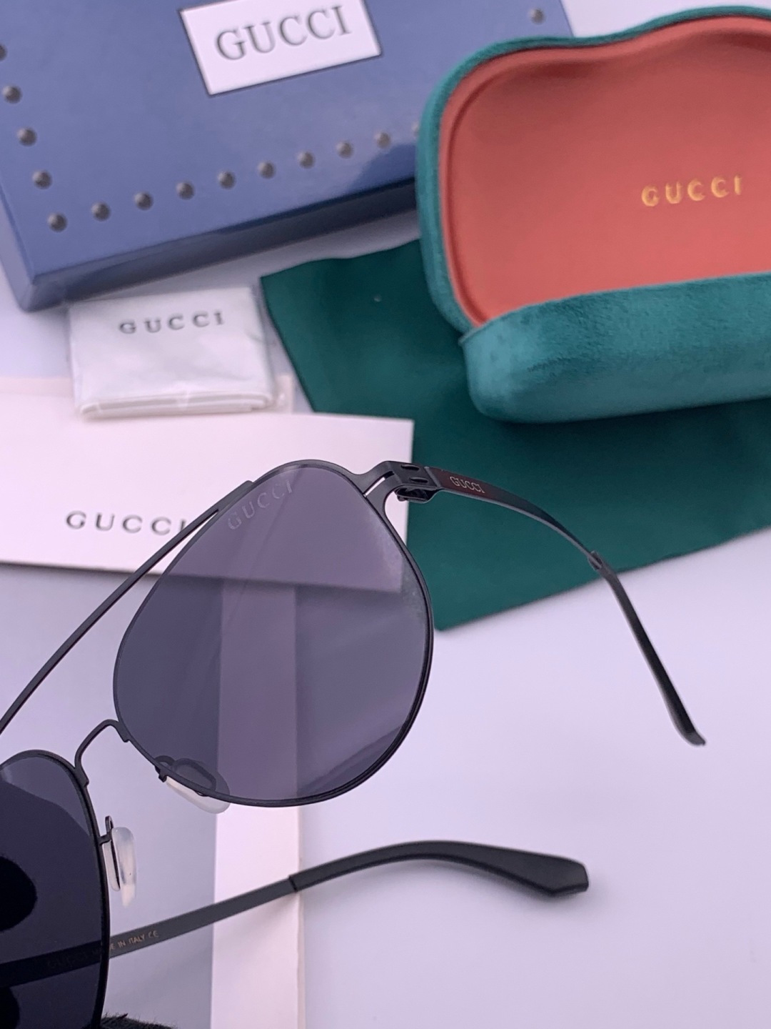GUCCI 新款轻超无螺丝压不坏列系情侣款韩版偏太光阳镜男女通用墨高镜清尼龙偏光镜片   ✨完品美质‼️