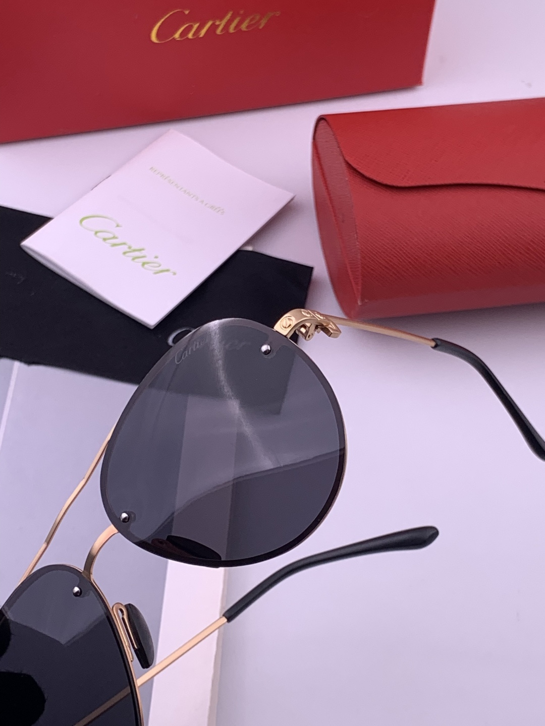 【Cartier  卡地亚】 👑男女款偏光墨镜  双色烤漆工艺  进口宝丽来偏光镜片   顶级做工彰显非