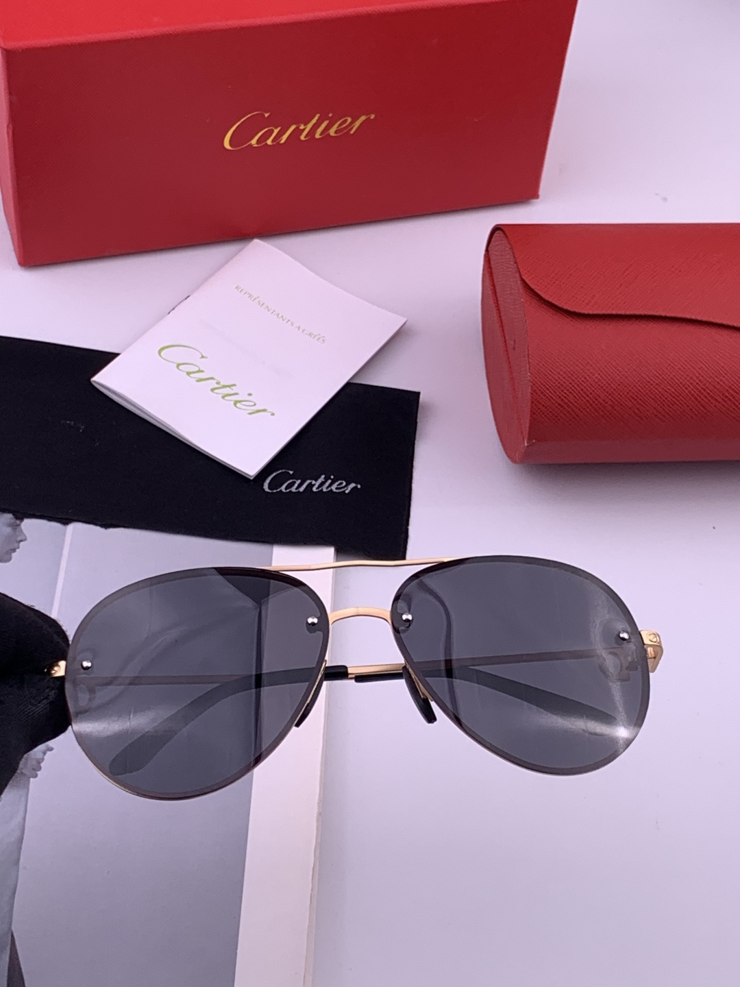【Cartier  卡地亚】 👑男女款偏光墨镜  双色烤漆工艺  进口宝丽来偏光镜片   顶级做工彰显非