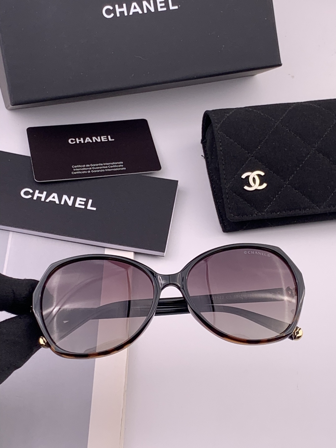 【CHANEL】香奈儿 新款潮流爆款 时尚方框太阳镜 佩戴舒适 网红潮款墨镜  女士高清加厚偏光太阳镜🕶