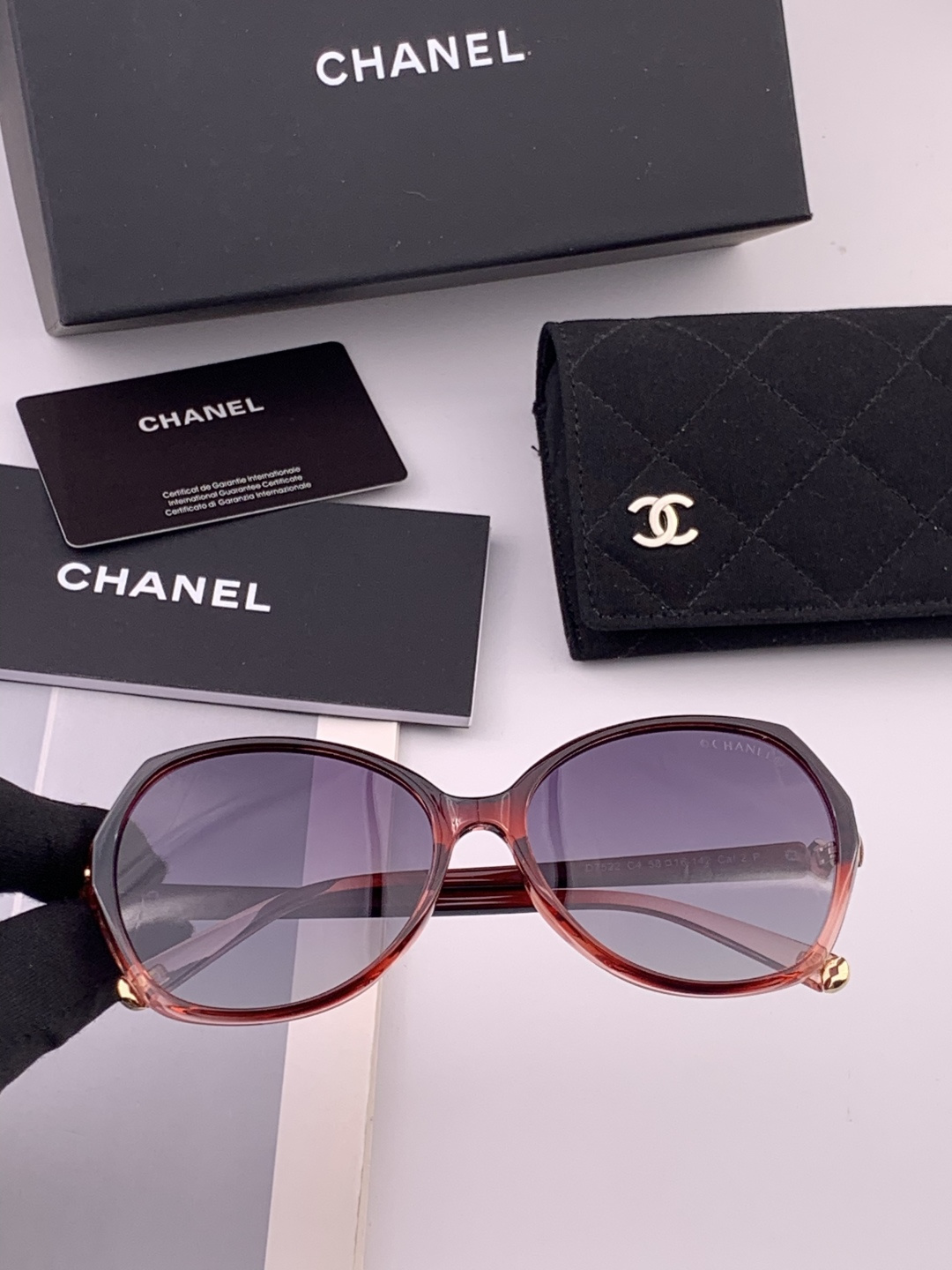 【CHANEL】香奈儿 新款潮流爆款 时尚方框太阳镜 佩戴舒适 网红潮款墨镜  女士高清加厚偏光太阳镜🕶
