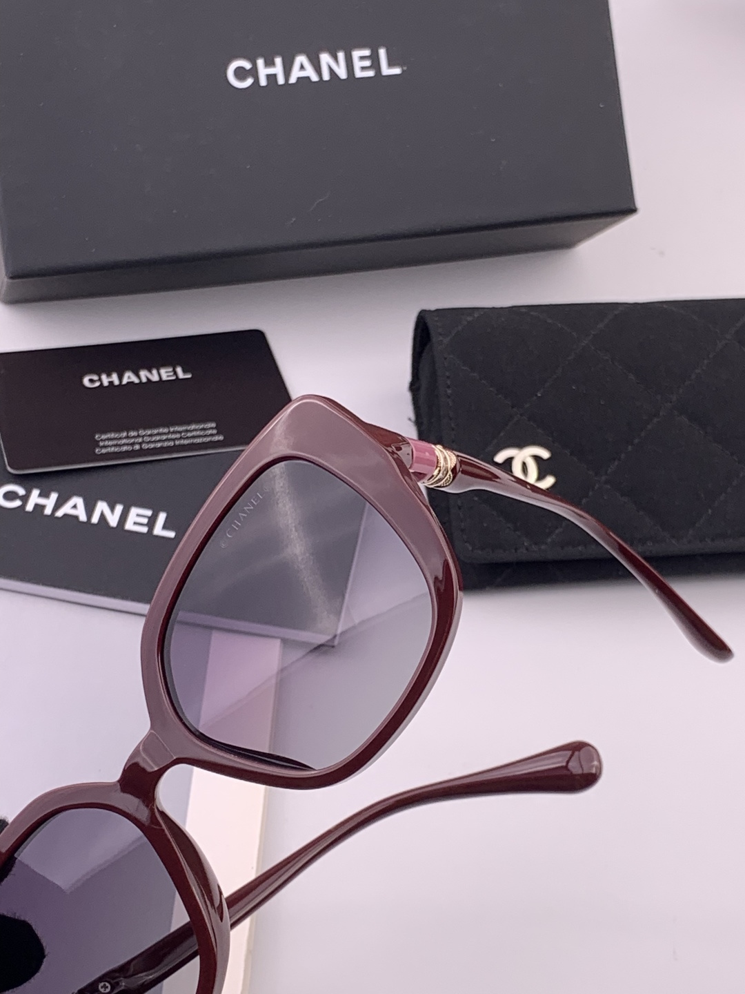 【CHANEL】香奈儿 新款潮流爆款 时尚方框太阳镜 佩戴舒适 网红潮款墨镜  女士高清加厚偏光太阳镜🕶