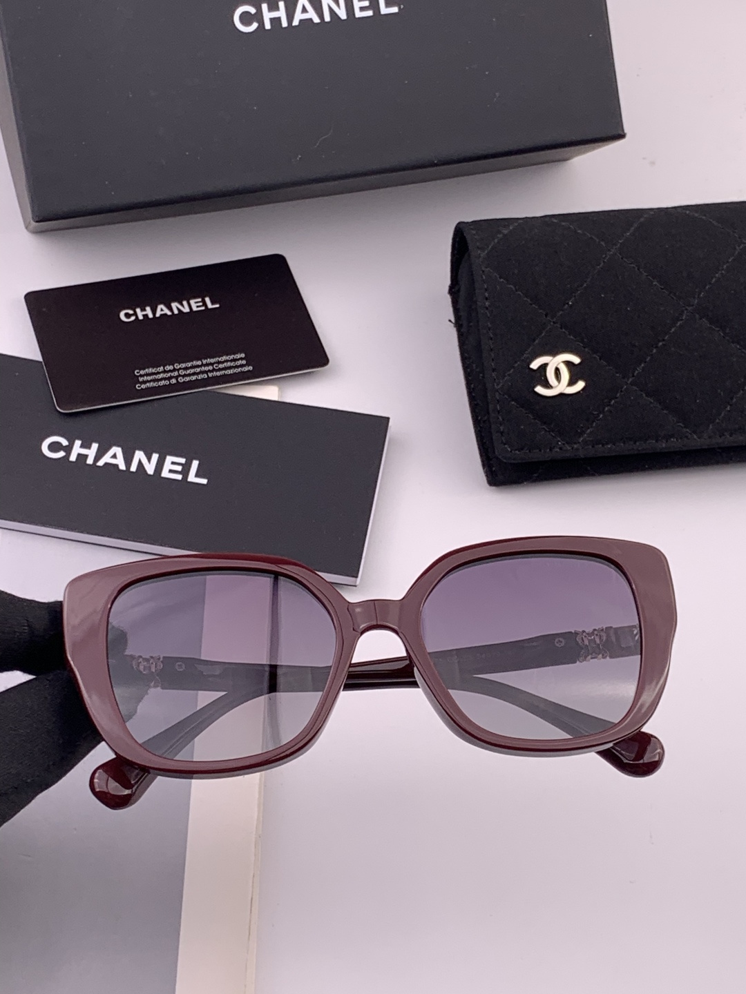 【CHANEL】香奈儿 新款潮流爆款 时尚方框太阳镜 佩戴舒适 网红潮款墨镜  女士高清加厚偏光太阳镜🕶
